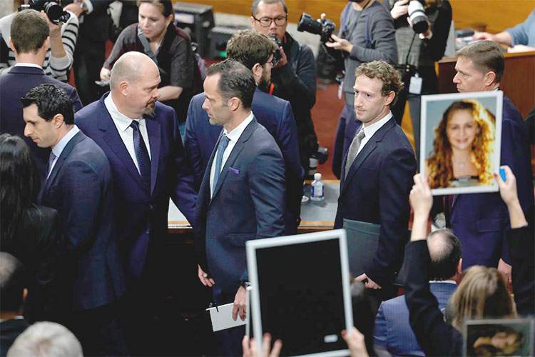 زاکربرگ مجبور به عذرخواهی از خانواده کودکان آسب‌دیده در فضای مجازی شد