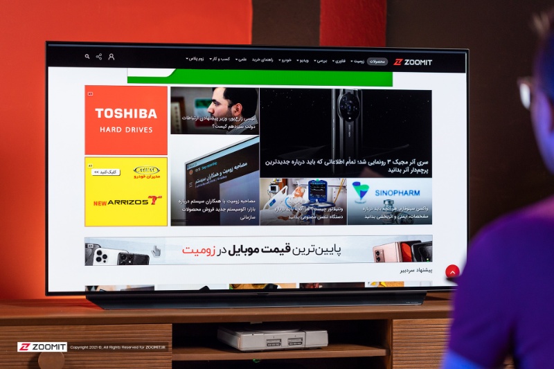سامسونگ تلویزیون اولد با نمایشگر الجی عرضه میکند