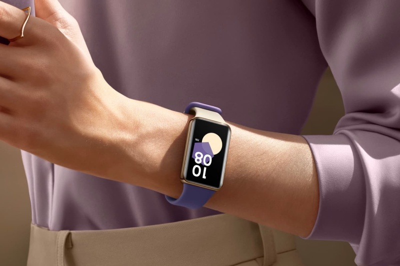 آنر بند ۹ با شارژدهی ۱۴ روزه و نمایشگر خمیده برای رقابت با شیائومی بند رونمایی شد