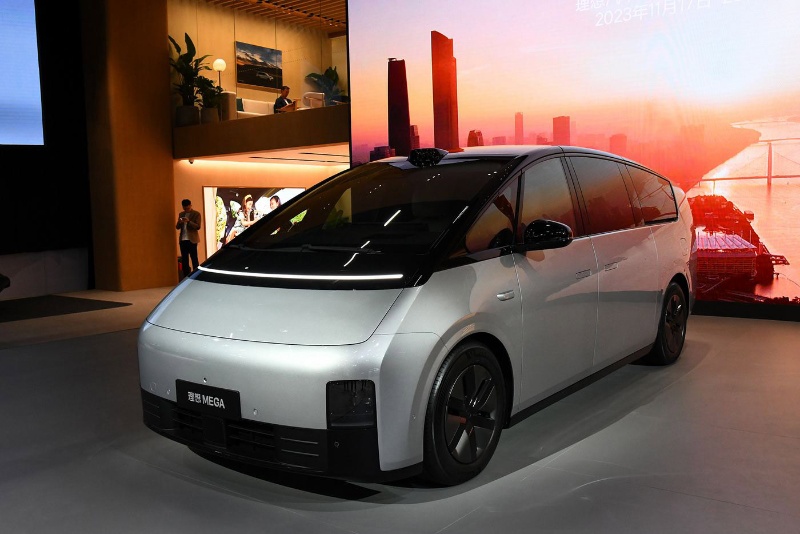 بزرگترین خودرو برقی دنیا رونمایی شد