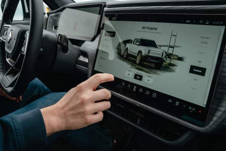 خطر نمایشگرهای لمسی در خودروها