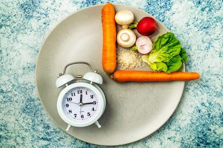 رژیم فستینگ ۸-۱۶ چه خطراتی دارد؟