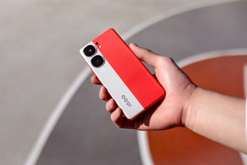 نمایشگر ۱۴۴ هرتز و تراشه اسنپدراگون ۸ نسل ۳؛ گوشی جدید آیکو در آستانه قدرت‌نمایی است