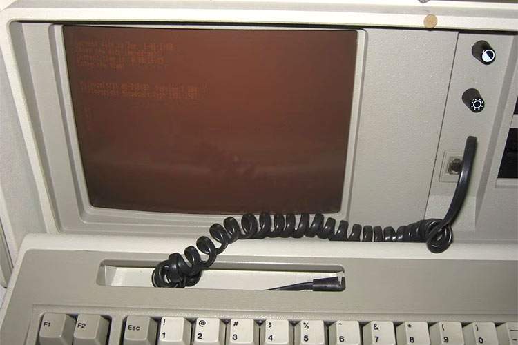 ۴۰ سال پیش در چنین روزی نخستین کامپیوتر شخصی قابل حمل IBM عرضه شد