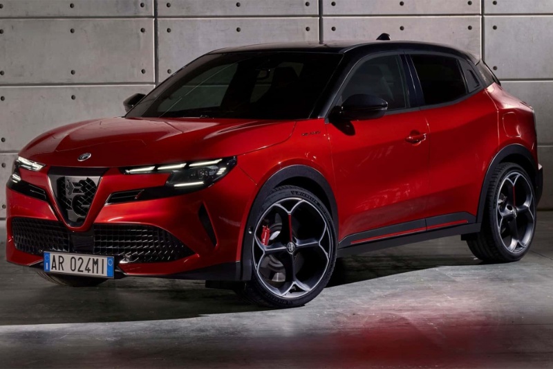 با فشار دولت ایتالیا، نام خودرو آلفا رومئو «میلانو» تغییر کرد