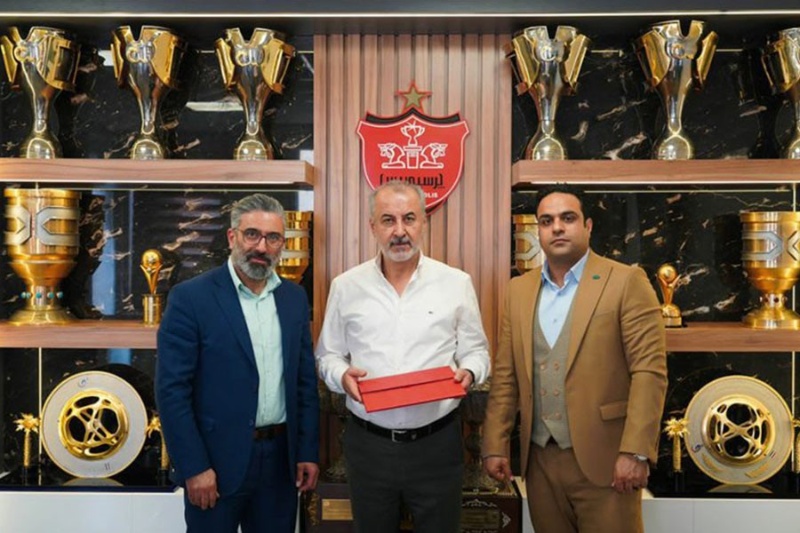 باشگاه پرسپولیس از اسپانسر جدید خود رونمایی کرد!
