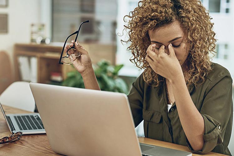 خطر بروز افسردگی در میانسالی در اثر ساعت کار طولانی در جوانی