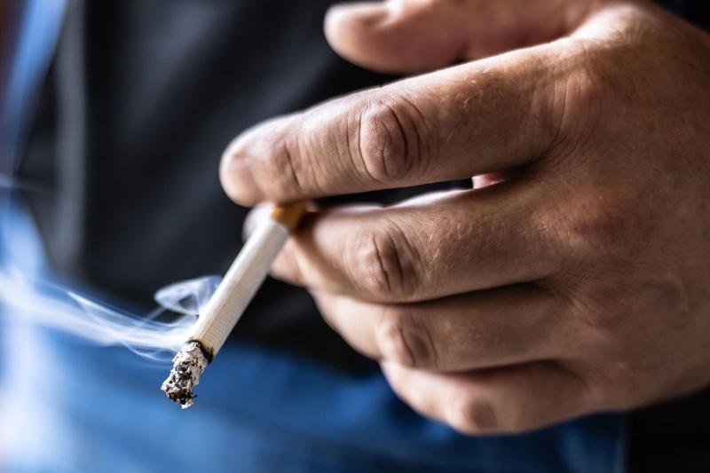 سیگارکشیدن چگونه به افزایش چربی شکمی منجر میشود؟