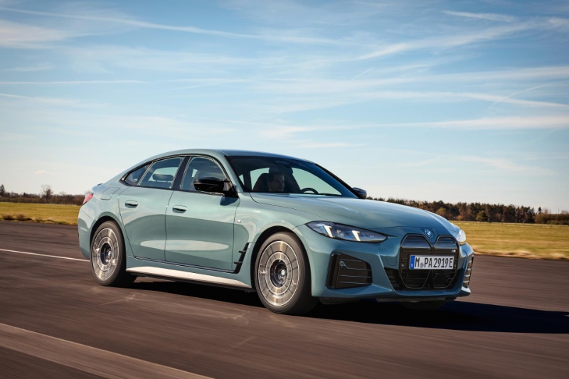 مدل ۲۰۲۵ خودرو BMW i4 با تغییرات ظاهری و فنی رونمایی شد