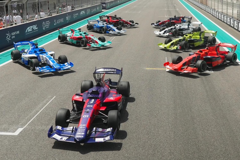 مسابقات اتومبیل‌رانی ابوظبی بدون حضور راننده!