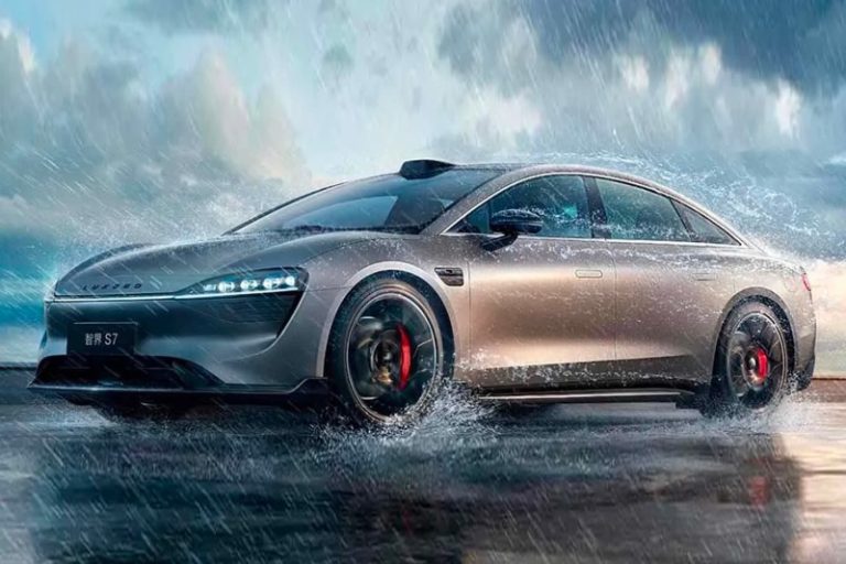 همزمان با هیاهو شیائومی SU7، خودرو جدید هواوی به بازار عرضه شد