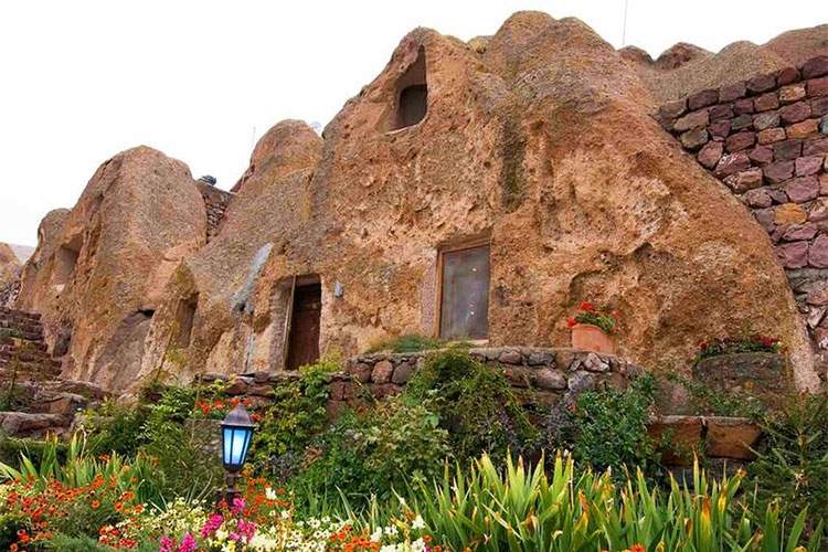 آشنایی با شهر دست کند کندوان