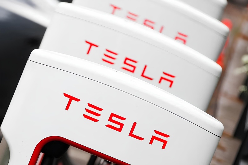 ایلان ماسک با اخراج نیروهای تسلا، تیم سوپرشارژر را فلج کرد