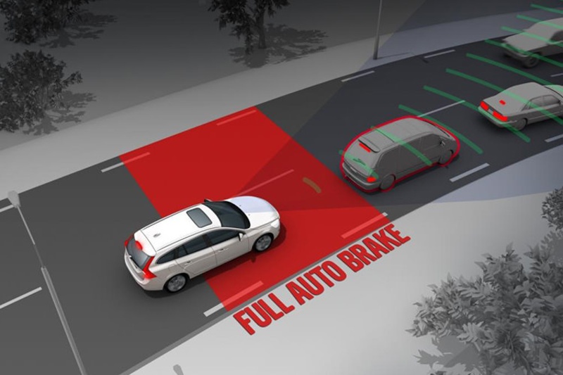 تمامی خودروها در آمریکا به «سیستم ترمز اضطراری خودکار» مجهز میشوند
