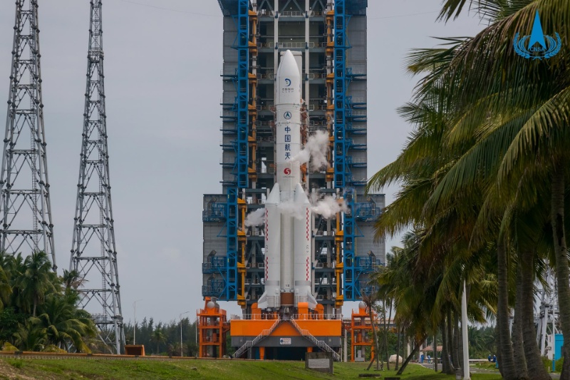 فضاپیمای چانگای ۶ پرتاب شد؛ آغاز ماموریت چین برای نمونهبرداری از نیمه پنهان ماه