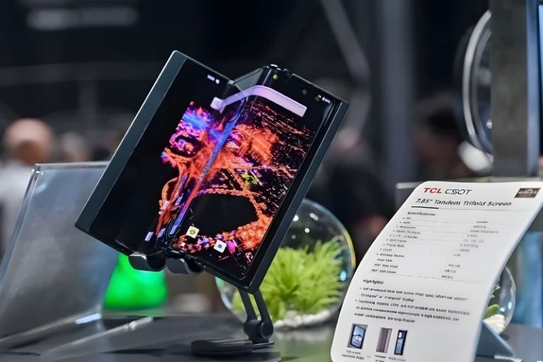 گوشی آزمایشی جدید TCL از دو ناحیه تا می‌شود