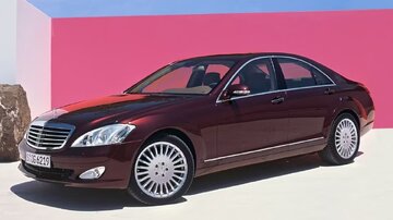 مرسدس بنز و پورشه، ارزانتر از پژو ۲۰۶ /عکس