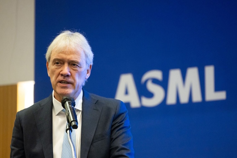 مدیرعامل سابق ASML: جنگ تراشه آمریکا و چین ایدئولوژیک است و ده‌ها سال ادامه خواهد داشت
