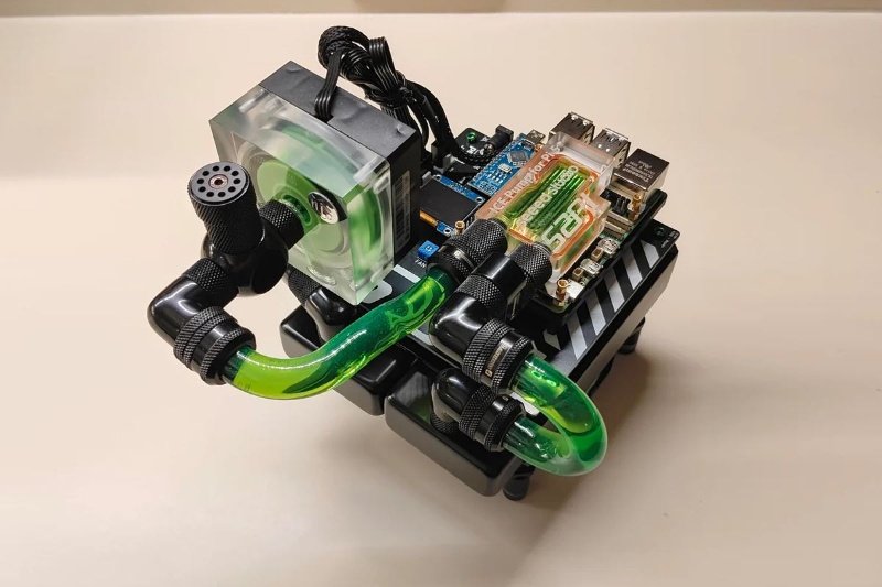 رزبری پای 5 با خنک کننده مایع: پروژه‌ای جذاب و خلاقانه