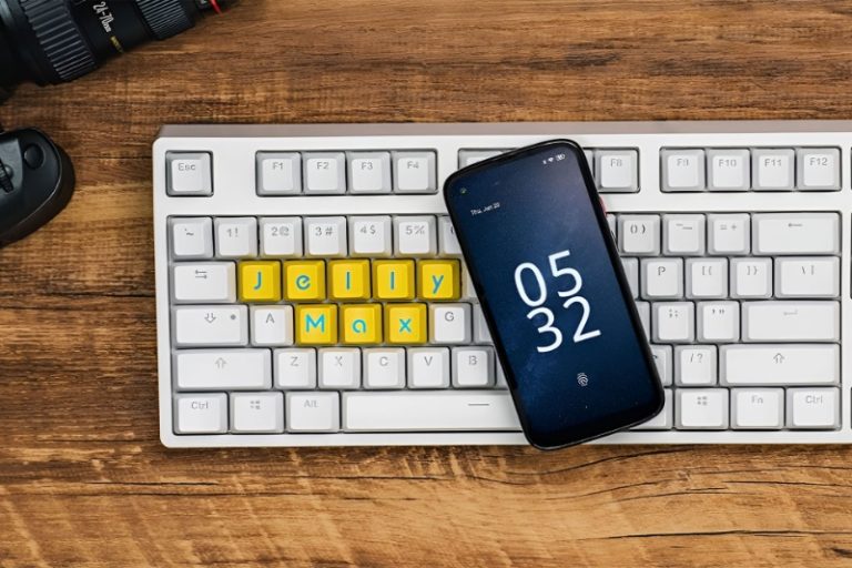 کوچک‌ترین گوشی 5G دنیا ۱۲ گیگابایت رم دارد و از تراشه Dimensity 7300 استفاده می‌کند