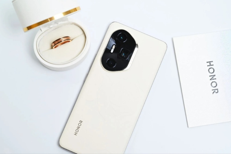 آنر ۳۰۰ پرو با تراشهای مرموز در گیکبنچ، امتیاز مطلوبی کسب کرد