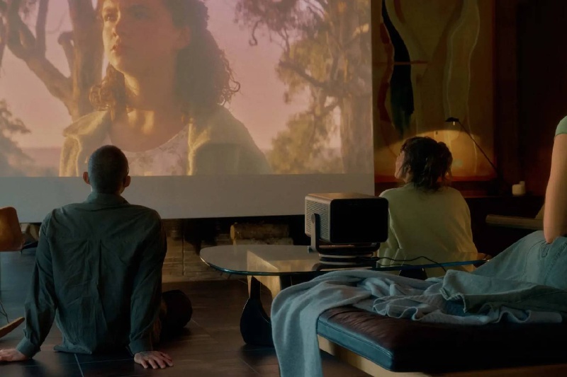 لایکا پروژکتور 4K با تصویر ۳۰۰ اینچ، روشنایی ۳۰۰۰ لومن و قیمت ۲۲۰۰ دلاری معرفی کرد