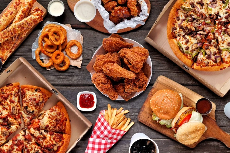 چرا پرخوری به دیابت منجر میشود؟