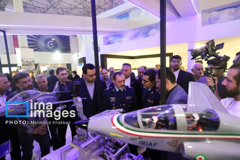 آغاز به کار نمایشگاه بین‌المللی صنعت هوایی و هوانوردی ایران در کیش