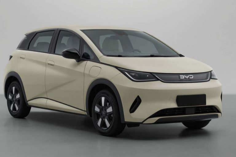 اولین تصاویر از مدل جدید خودرو BYD Dolphin را ببینید
