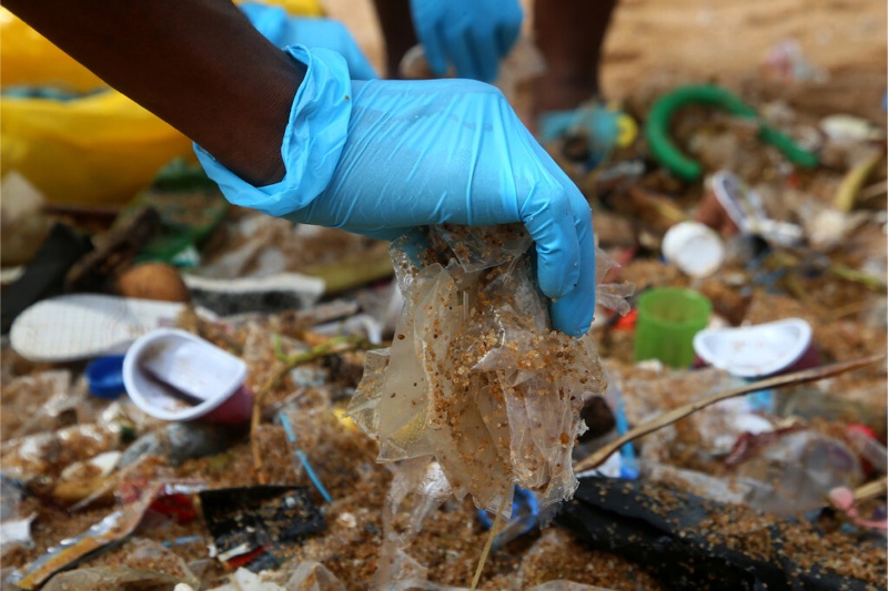 بنبست در مذاکرات جهانی آلودگی پلاستیکی؛ کشورهای تولیدکننده نفت مخالف هستند