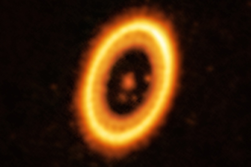 سیاره‌ای فراخورشیدی با ترکیب جوی عجیب، نظریه‌های شکل‌گیری سیاره‌ها را به چالش می‌کشد