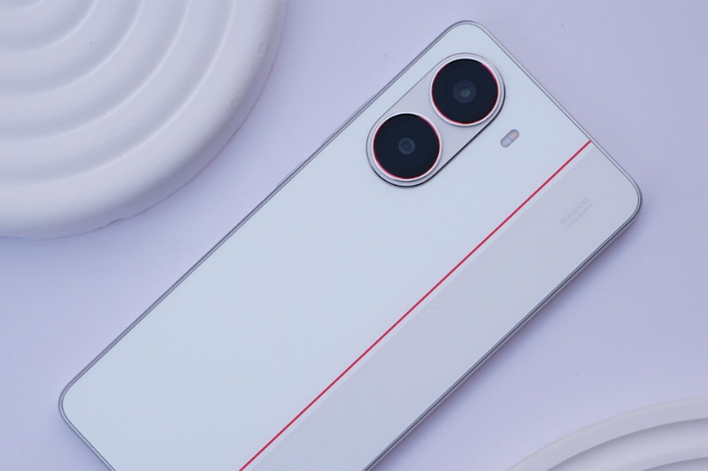 ردمی توربو ۴ معرفی شد؛ تراشه دیمنسیتی ۸۴۰۰ اولترا، باتری غولپیکر و گواهی IP سهگانه