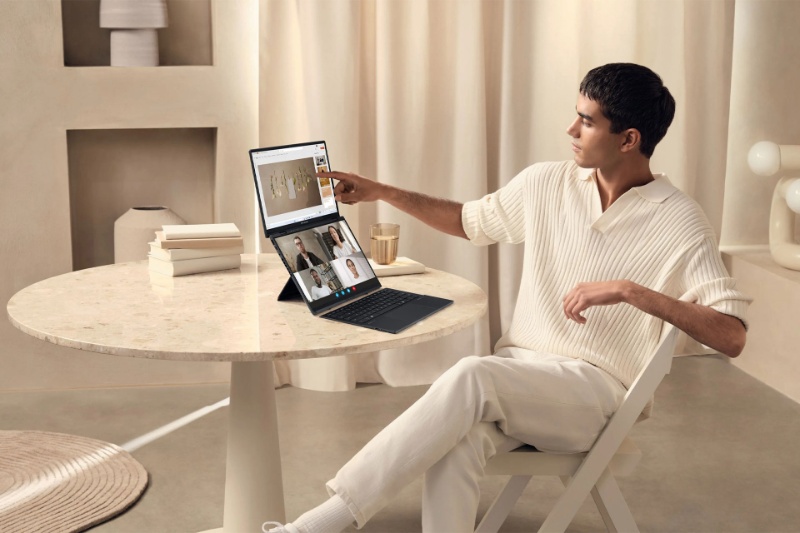 لپتاپ آیندهنگرانه Zenbook Duo 2025 با دو نمایشگر ۱۲۰ هرتزی OLED و تراشه قدرتمند Core Ultra 9 200 معرفی شد