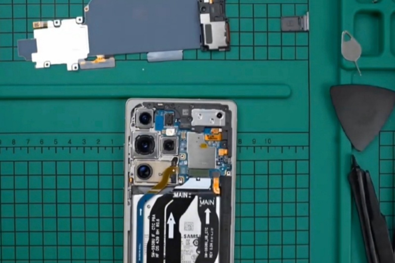 تماشا کنید: کالبدشکافی گلکسی S25 اولترا سامسونگ