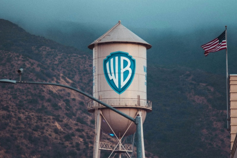 حالا می‌توان فیلم‌های Warner Bros را رایگان در یوتیوب تماشا کرد