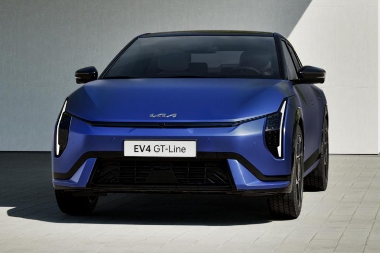 خودرو کیا EV4 در مدلهای سدان و هاچبک با دامنه حرکتی چشمگیر معرفی شد