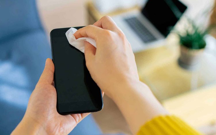چرا باید تلفن همراه را هرروز ضدعفونی کرد؟