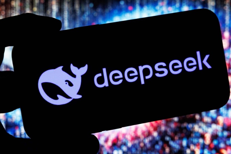 آپدیت ۲۰۲۵ دیپ سیک؛ هوش مصنوعی جنجالی چینی قدرتمندتر و بهینهتر شد