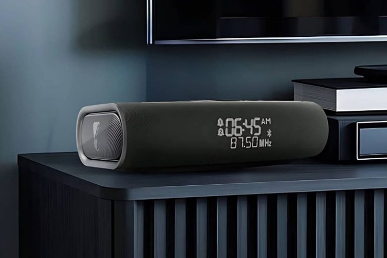 اسپیکر بلوتوثی جدید JBL، ساعت زنگ‌دار و شارژر بی‌سیم هم است