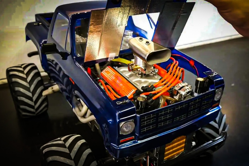 این ماشین اسباببازی، موتور V-8 دارد و صدای شگفتانگیزی تولید میکند
