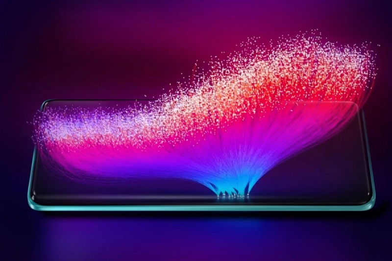 تیزر گوشی بعدی موتورولا، نمایشگر لبهخمیده را بهتصویر میکشد