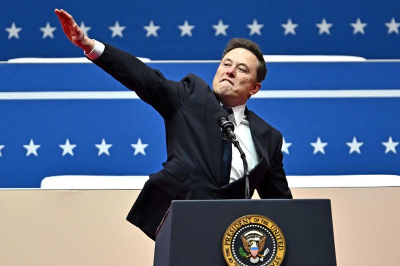 حاشیهسازی ایلان ماسک، این بار با پست مربوط به هیتلر!