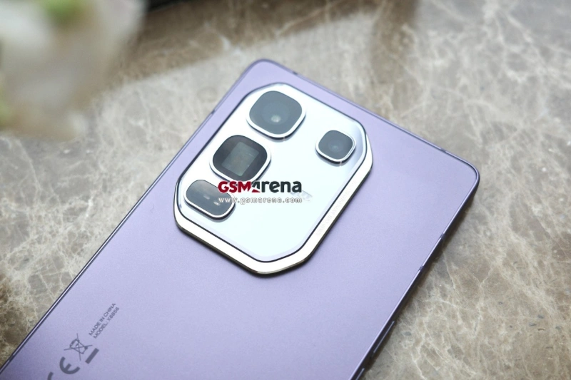 طراحی دوربین گوشی‌ها عجیب‌تر می‌شود؛ افشای تصاویر نوت ۵۰ پرو پلاس