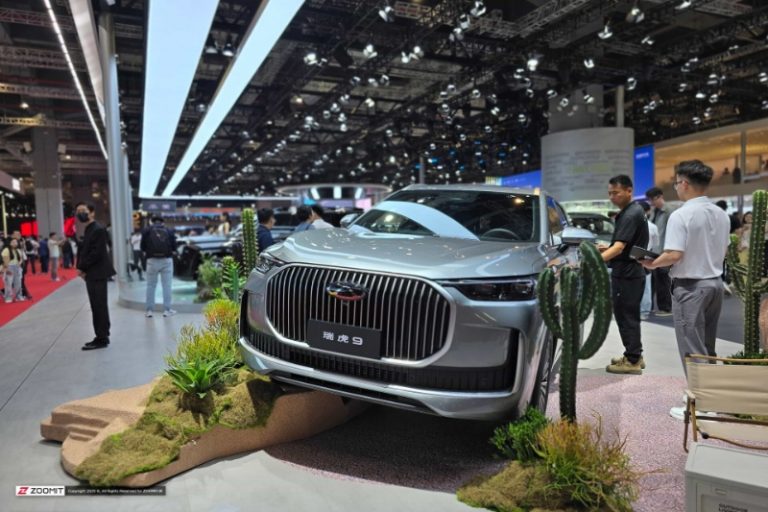 از خودرو پرنده تا سایبرتراک چینی؛ گزارش زومیت از غرفه چری در نمایشگاه خودرو چین ۲۰۲۵