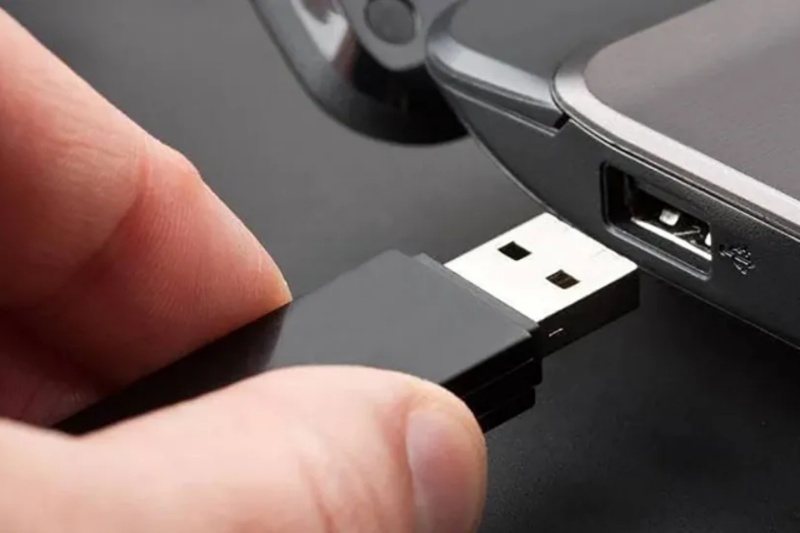 استاندارد USB 2.0 رسماً ۲۵ساله شد؛ رابطی که دنیا را تغییر داد