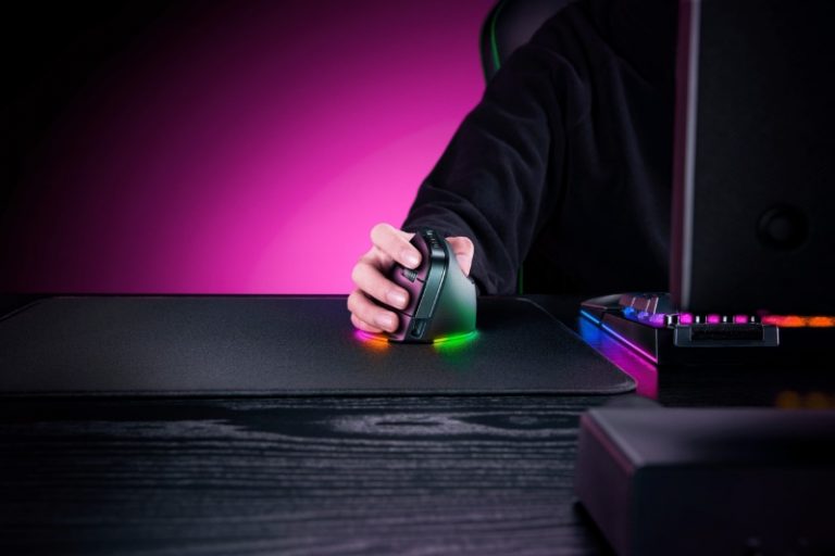 این اولین ماوس عمودی ریزر است؛ محصولی متفاوت با نورپردازی RGB