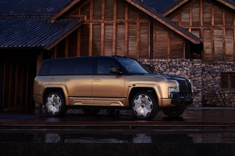 این یانگوانگ U8L است؛ شاسیبلند غولپیکر BYD برای رقابت با بزرگان