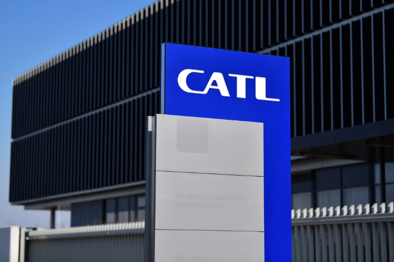 باتری جدید CATL برای خودروهای برقی رکورد BYD را شکست؛ پیمایش ۵۲۰ کیلومتر با تنها ۵ دقیقه شارژ