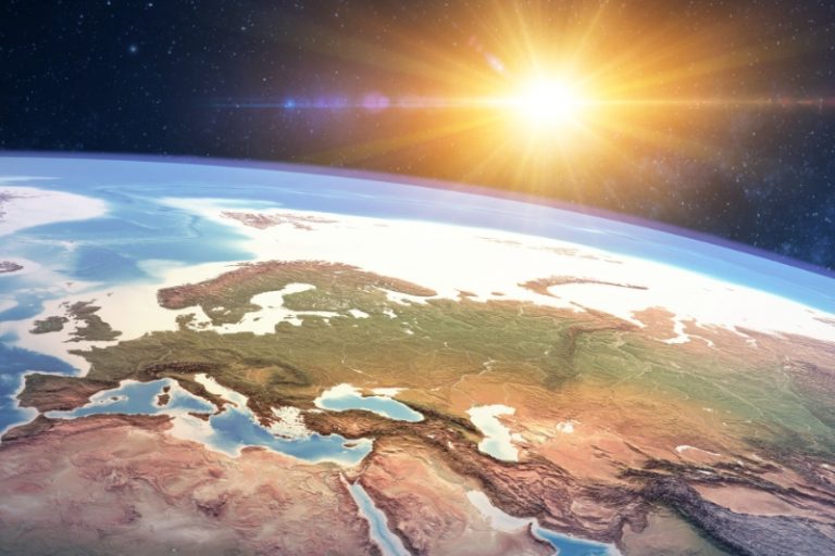 بریتانیا پیشگام مهندسی زمین؛ آزمایشها برای کاهش تابش خورشید بهزودی آغاز میشود