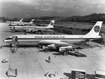 بیش از ۱۰۰۰ فروند از این هواپیما ساخته شد/ یکی از بهترین جت‌های مسافربری